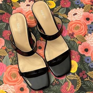 Nine West Size 10 Black Patent Leather Heeled Sandals